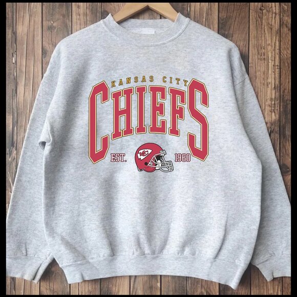 Kansas City Chiefs Sweatshirt, Est.1960 Kansas City Chiefs Football Shirts - Picture 1 of 2